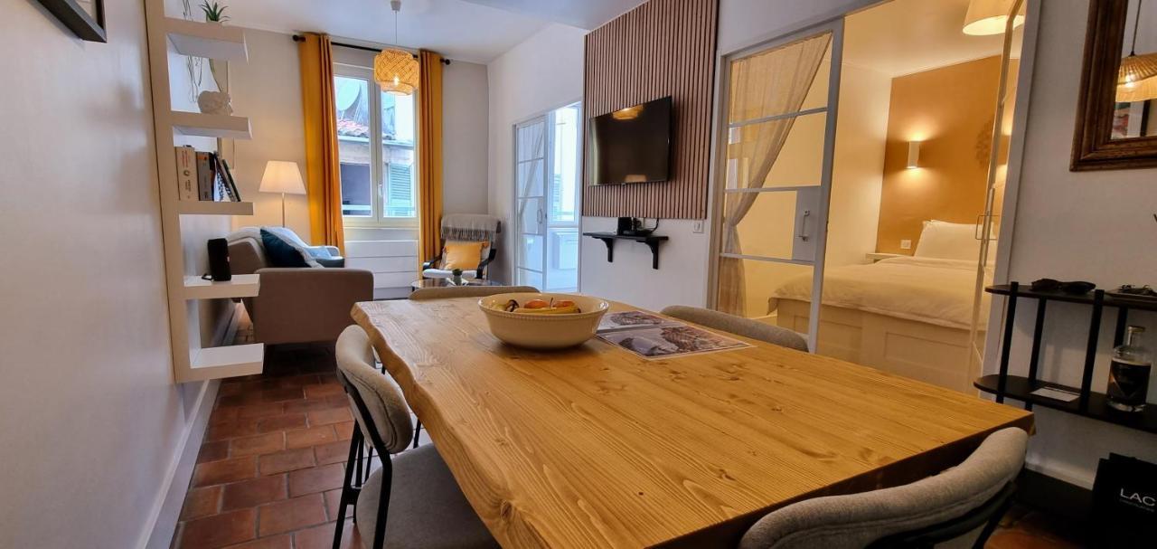 Charming Appartement In Vieux Nisa Exterior foto